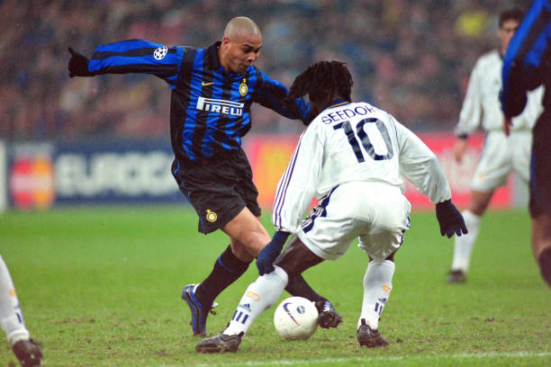 次向外界展 次向外界展