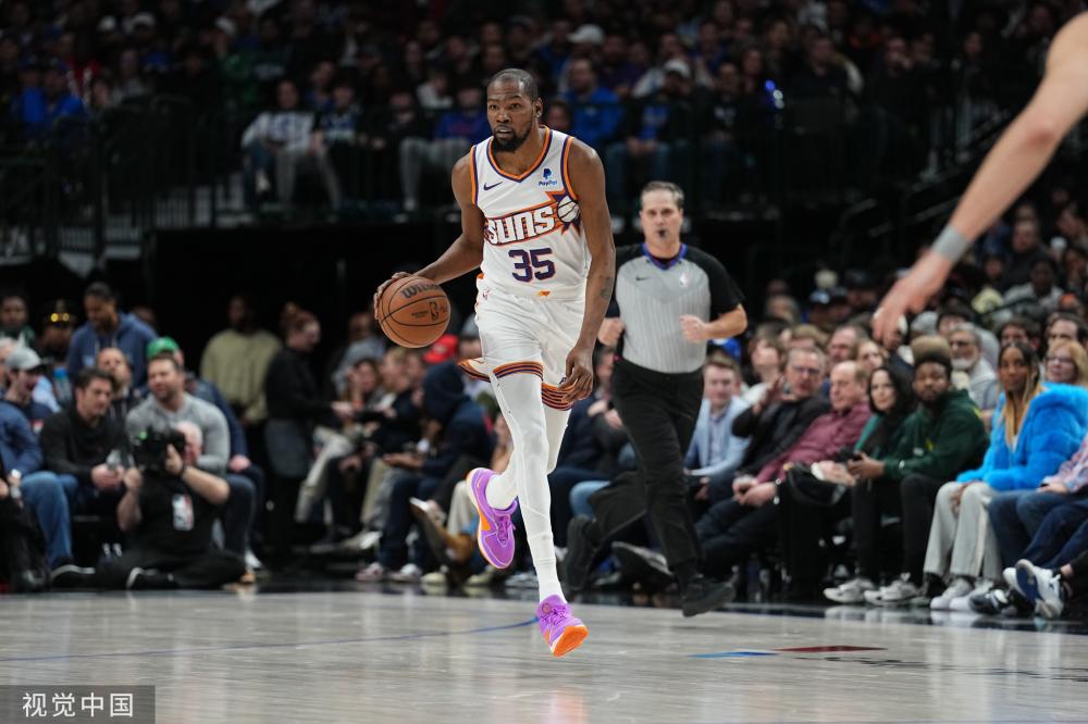 他仍然展现 他仍然展现