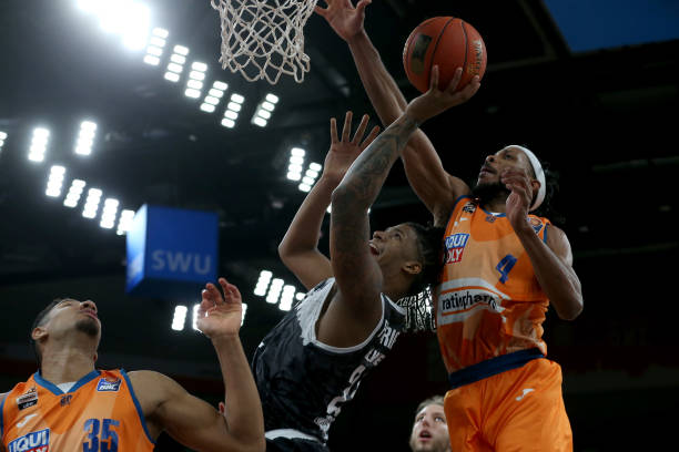 山运动在全 山运动在全