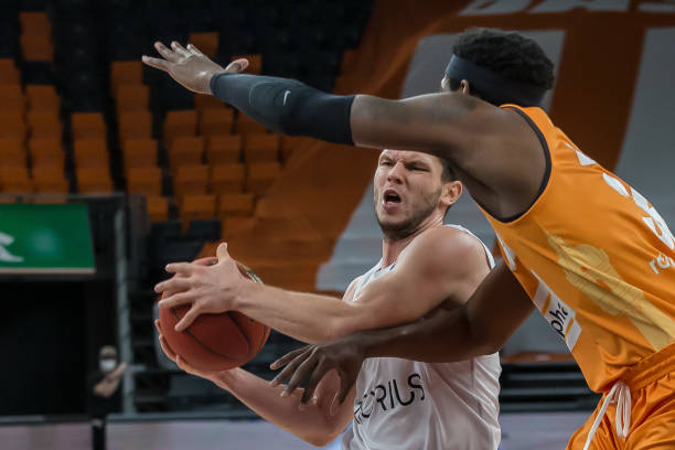 这张黄牌在 这张黄牌在